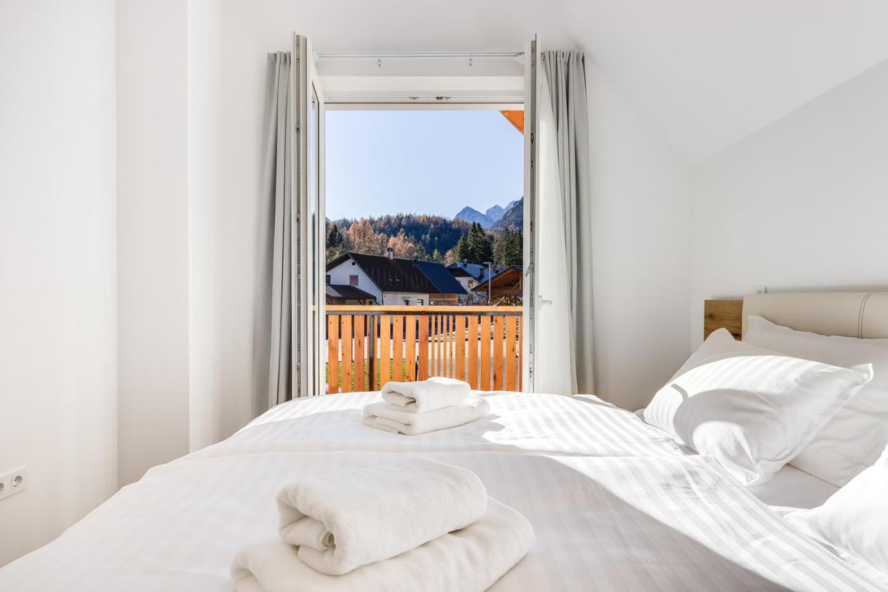 Chic Apartments With Balcony And Spa In Mojstrana Exteriör bild