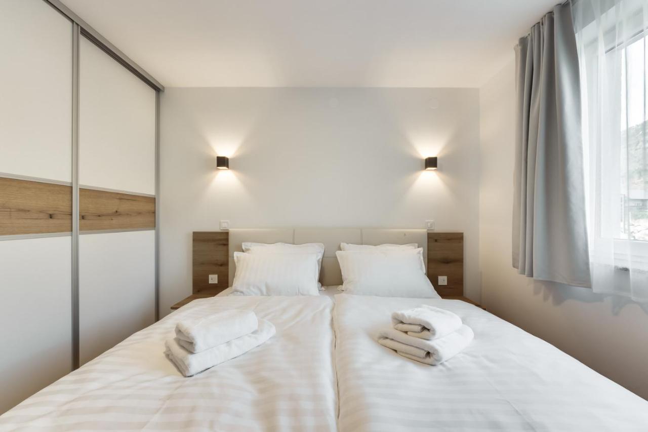 Chic Apartments With Balcony And Spa In Mojstrana Exteriör bild