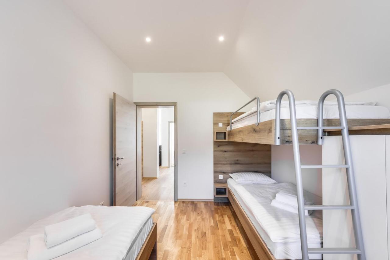 Chic Apartments With Balcony And Spa In Mojstrana Exteriör bild