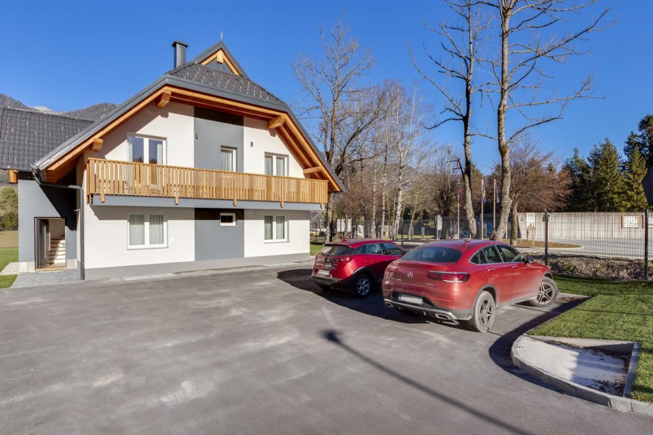 Chic Apartments With Balcony And Spa In Mojstrana Exteriör bild