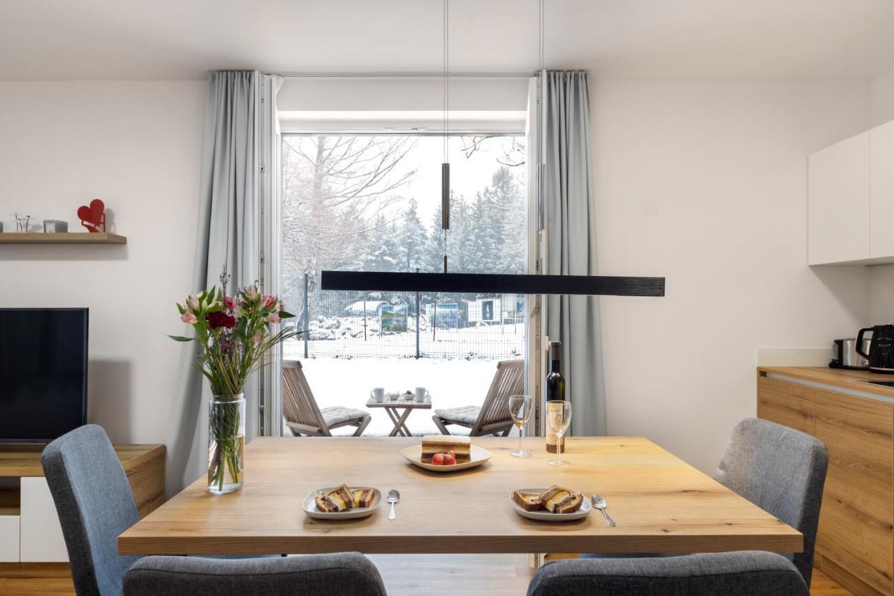 Chic Apartments With Balcony And Spa In Mojstrana Exteriör bild